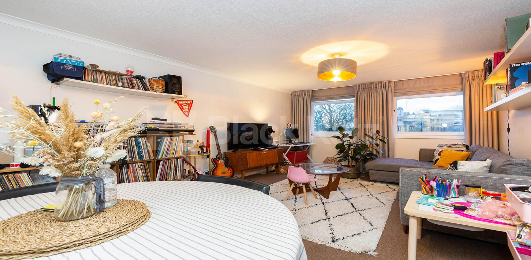 			2 Bedroom, 1 bath, 1 reception Flat			 Hillside, Crouch End Hill, Crouch End